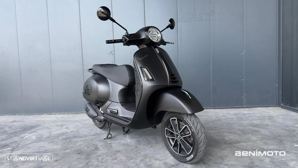 Vespa GTS Super 300 Notte