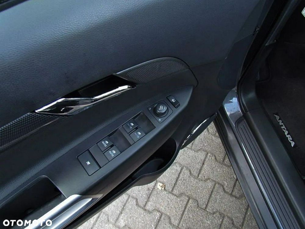 Opel Antara - 16