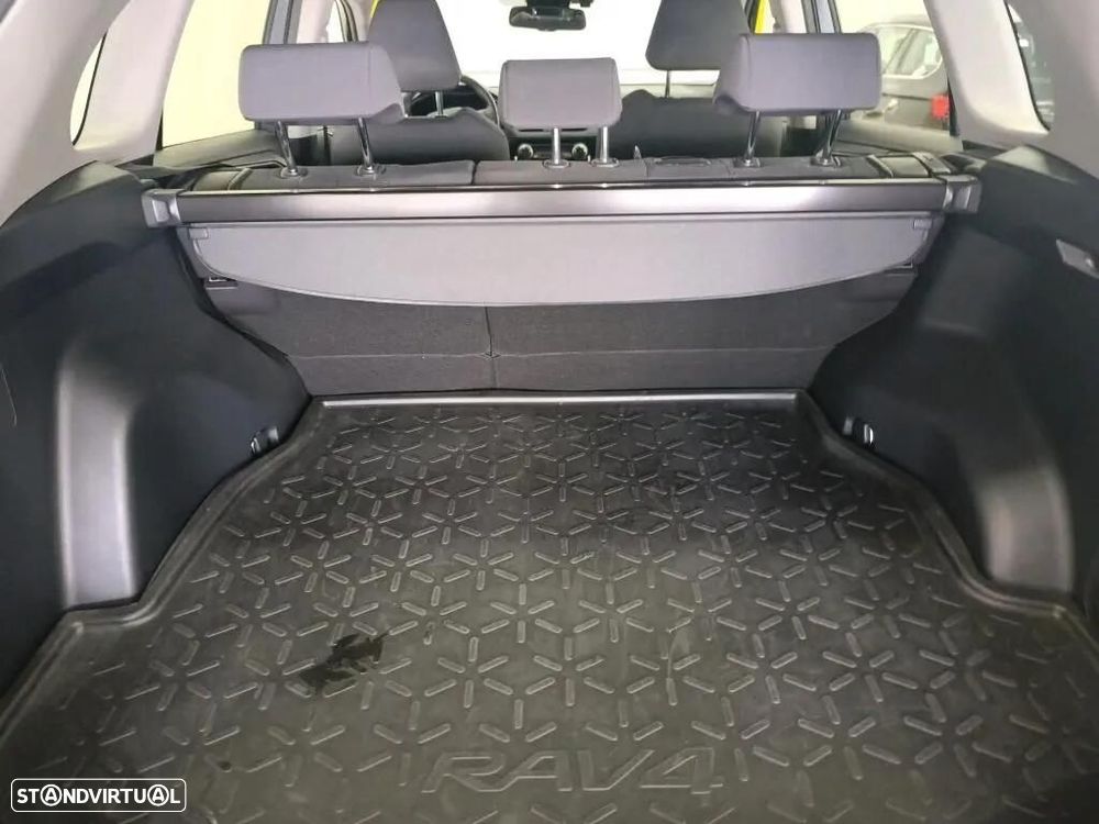 Toyota RAV4 2.5 HDF Comfort - 14