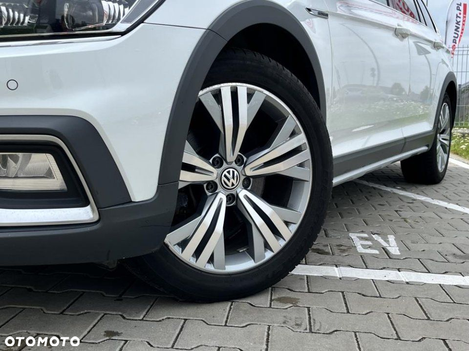 Volkswagen Passat - 10