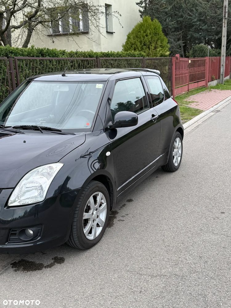 Suzuki Swift - 4