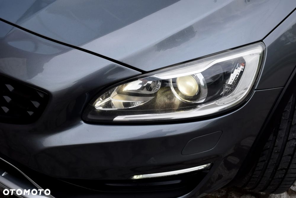 Volvo V60 Cross Country D3 Drive-E Summum - 16