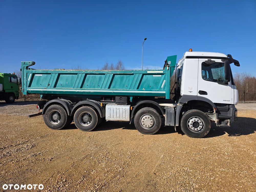 Mercedes-Benz Arocs 3243 - 15