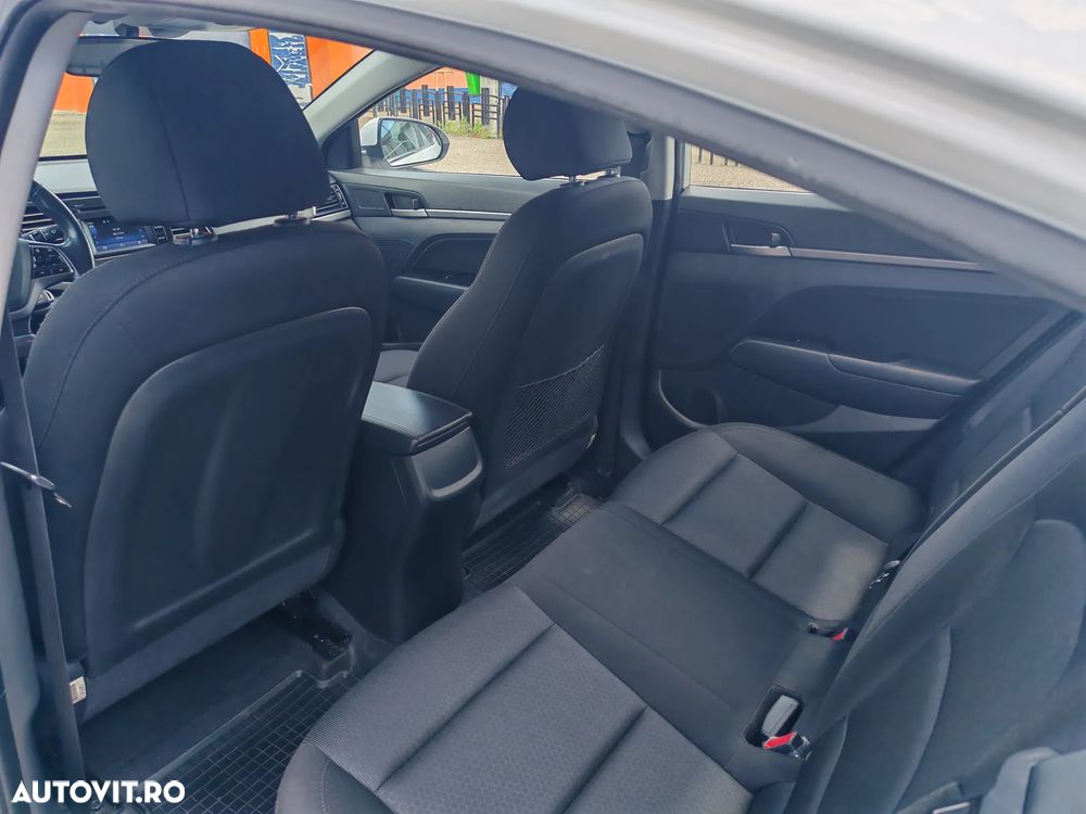 Hyundai Elantra 1.6 MPi Highway - 9