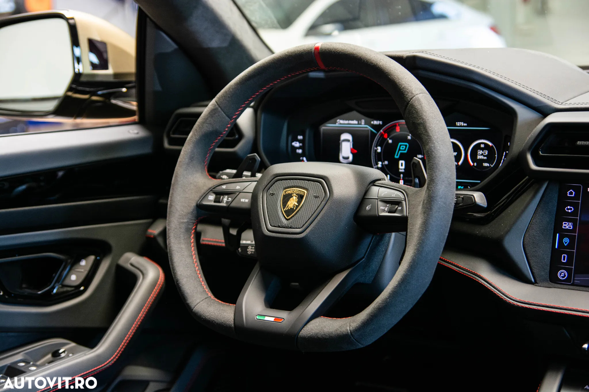 Lamborghini URUS - 35
