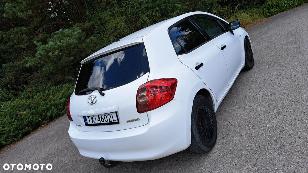 Toyota Auris 1.4 D-4D Luna - 2