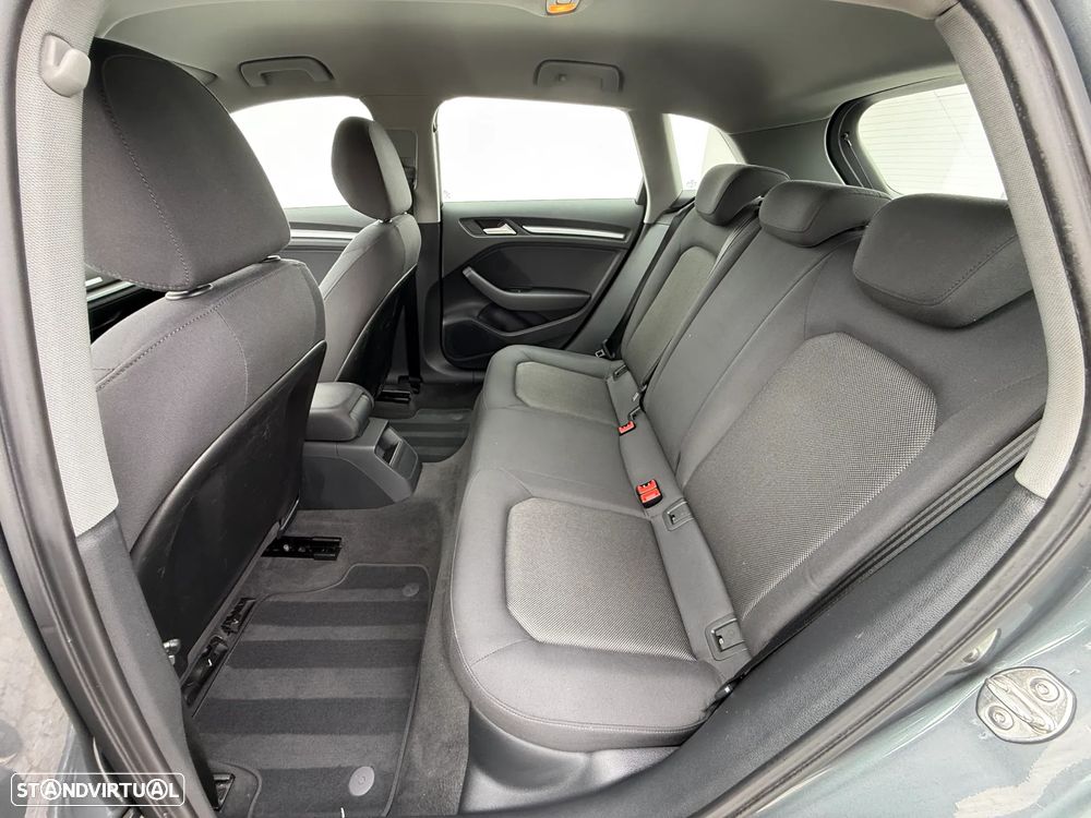 Audi A3 Sportback 1.6 TDI Advance - 33