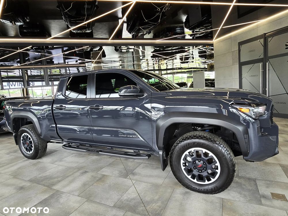 Toyota Tacoma - 12