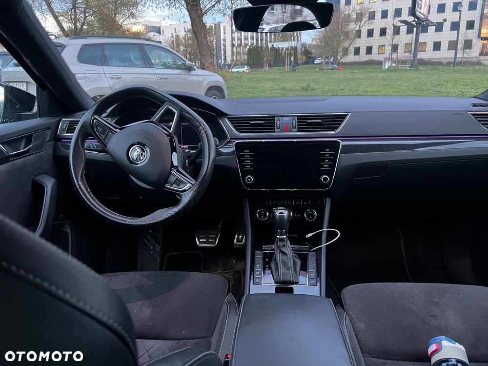 Skoda Superb 2.0 TDI Sportline DSG - 9