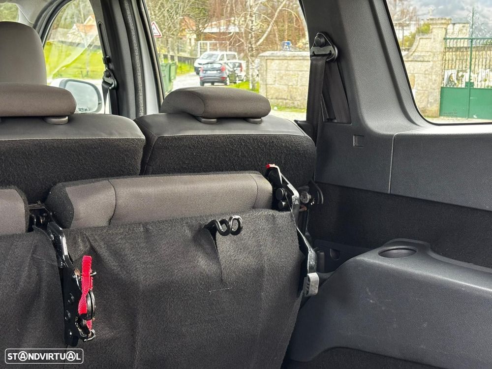 Dacia Lodgy 1.5 dCi Confort 7L - 19