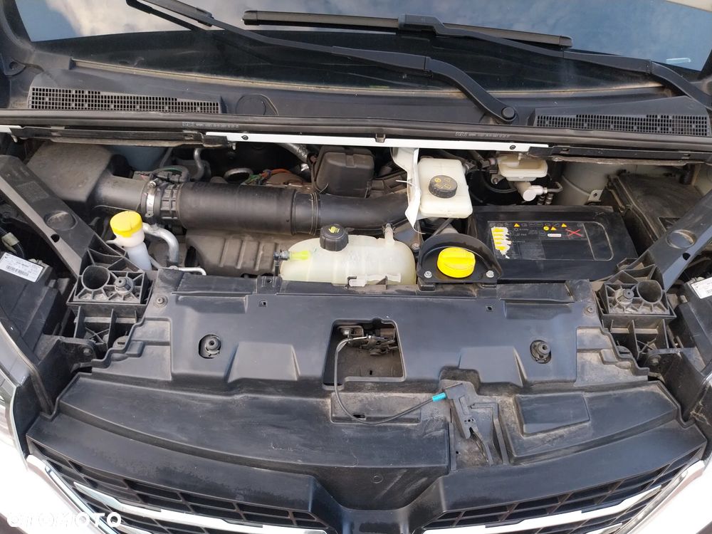 Renault Trafic - 16