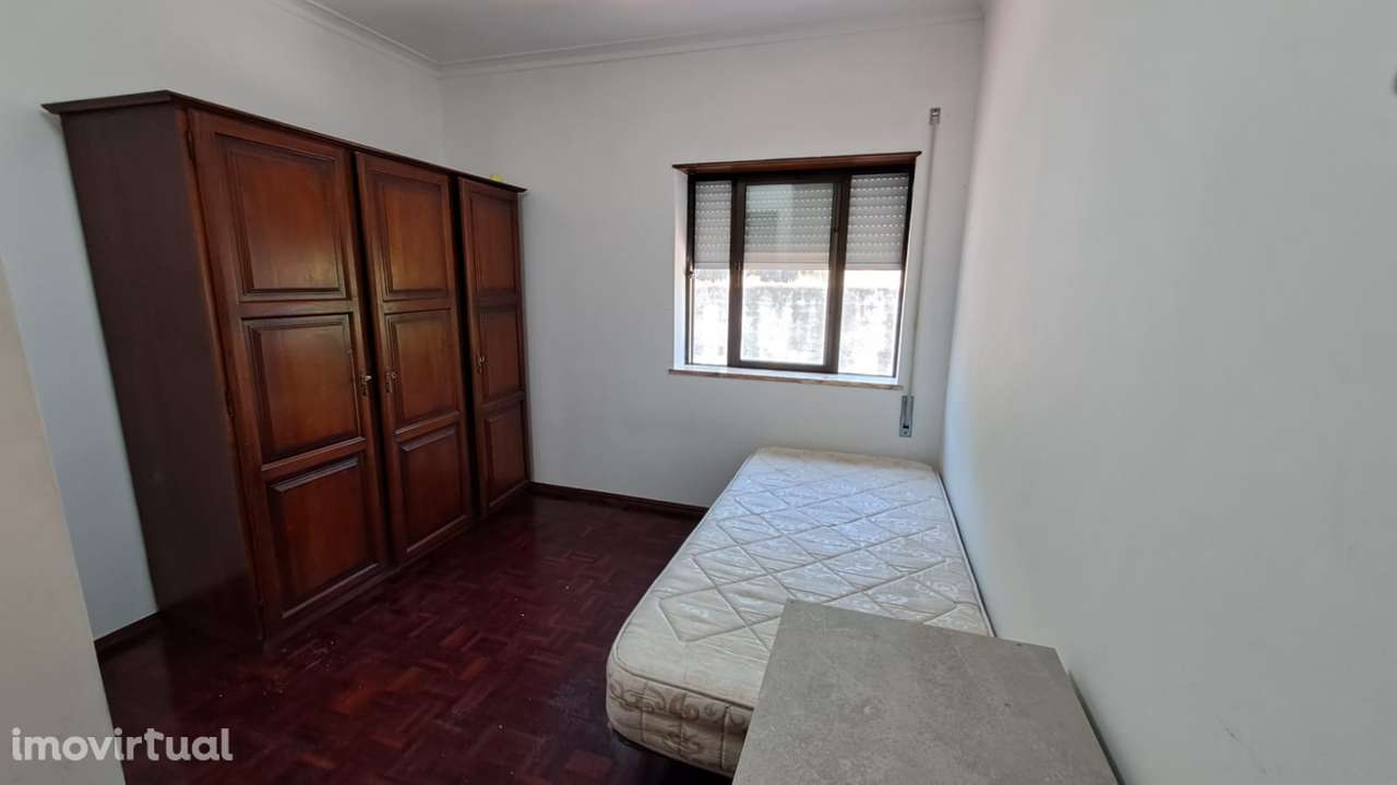 Quarto Individual Mobilado- Santa Clara, Coimbra - Grande imagem: 3/16