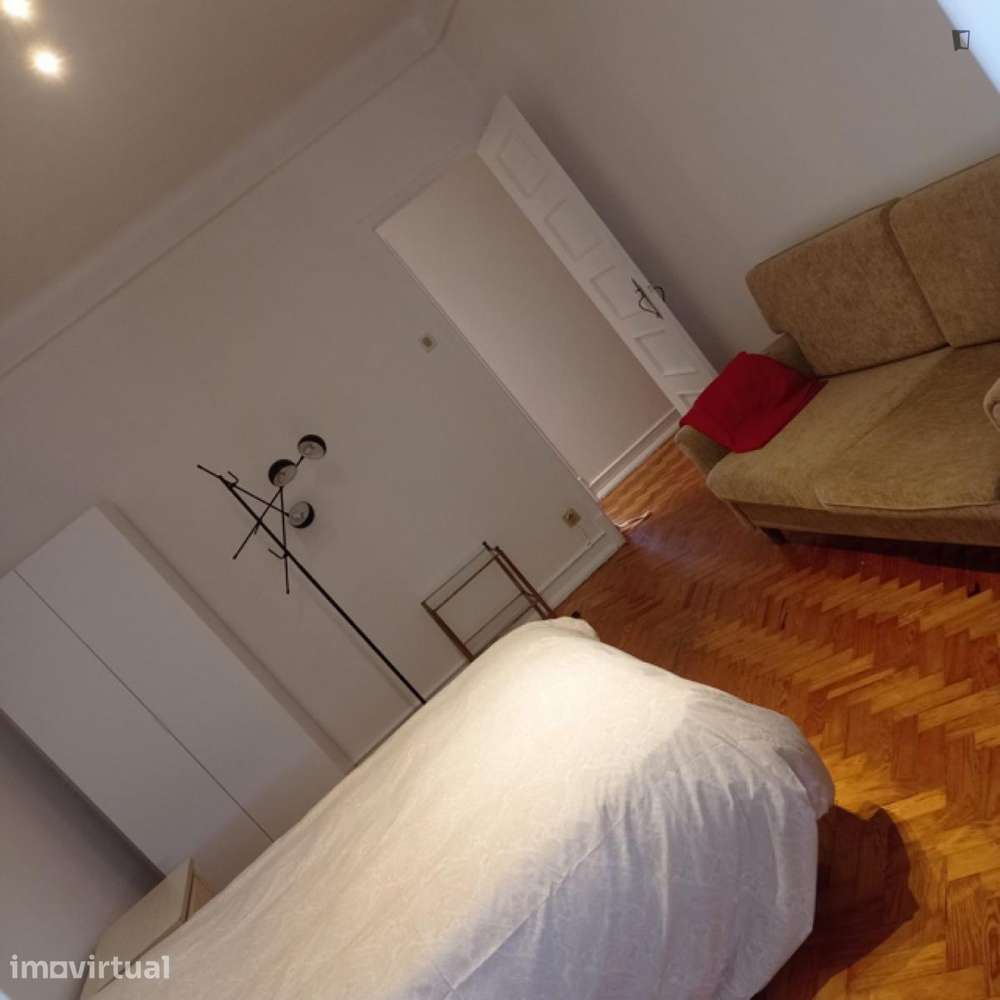 Quarto - localizado em Penha de França Lisbon - Grande imagem: 2/10