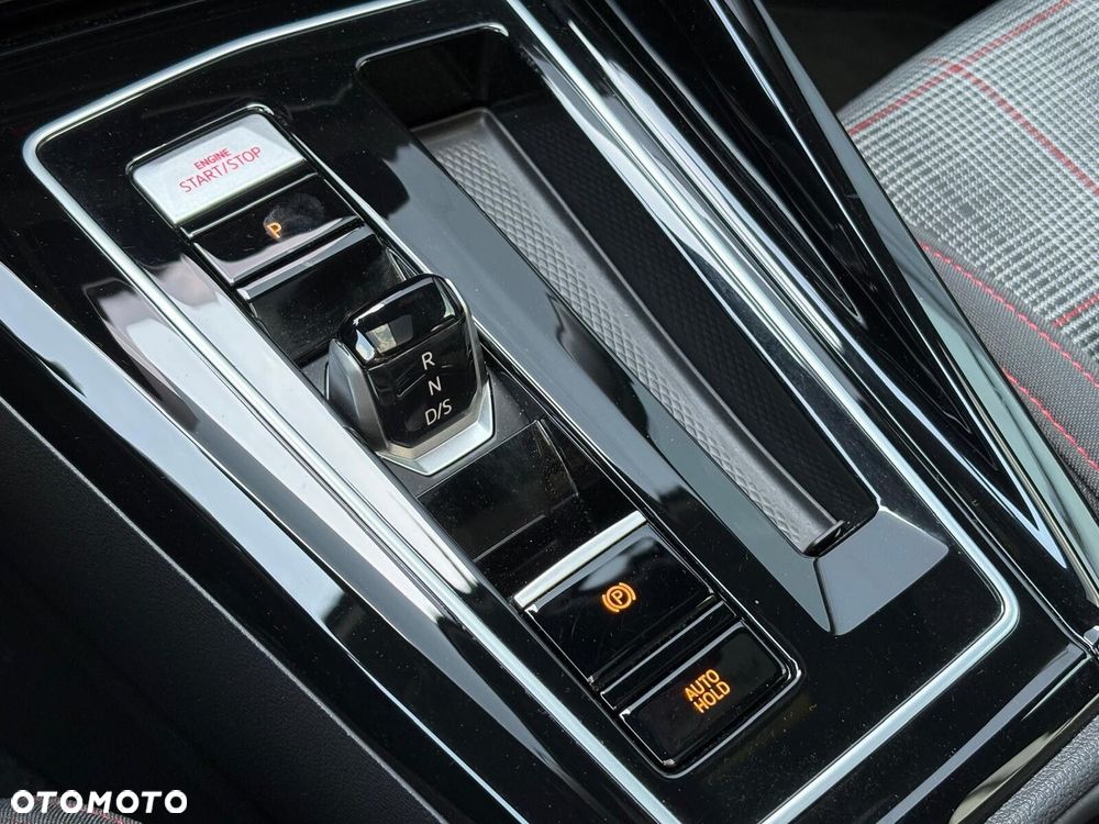 Volkswagen Golf - 22