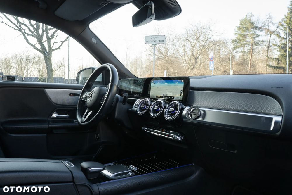 Mercedes-Benz GLB 250 4-Matic 8G-DCT - 17