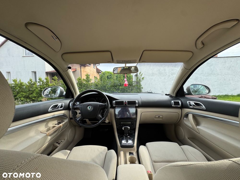 Skoda Superb 2.8 V6 Elegance Tiptr - 9