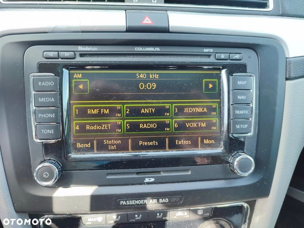 RADIO SKODA SUPERB II (2008-2013) 2.0 TDI 170KM 3T0035680A - 1