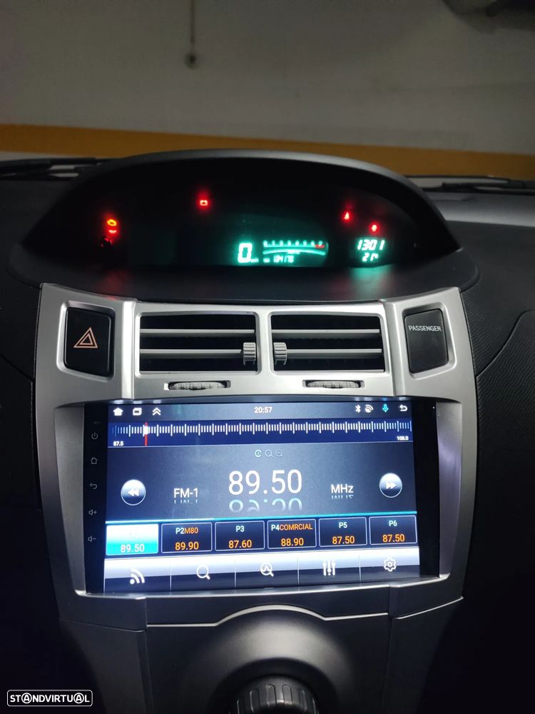 Toyota Yaris 1.0 VVT-i AC Manual - 2