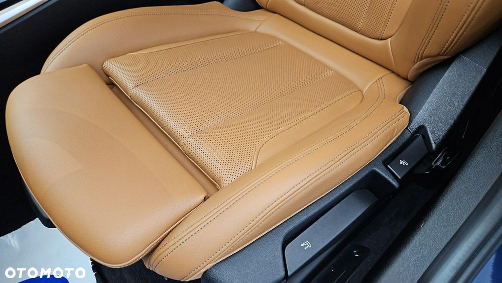 BMW Seria 3 320i xDrive Sport Line - 12