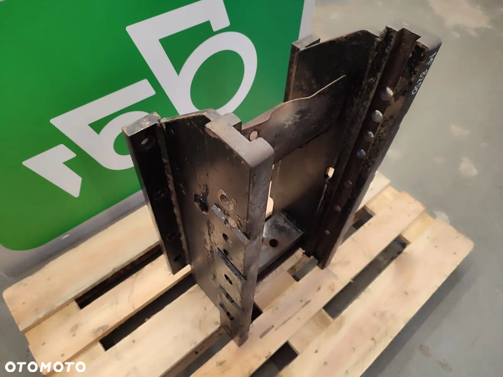 Konsola zaczepu KU301AL MASSEY FERGUSON 8250 - 6