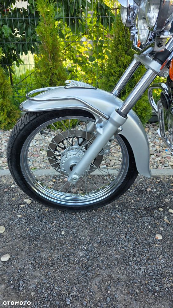 Suzuki Intruder - 13