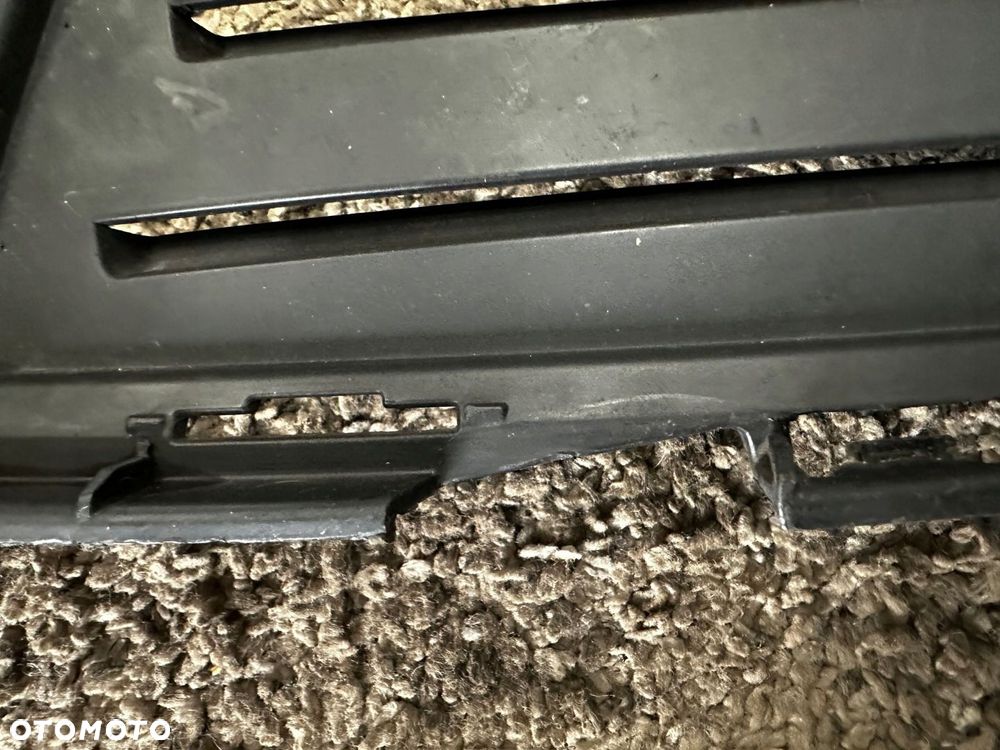 MERCEDES BENZ C-KL W205 14 - Atrapa kratka zderzaka prawa A2058854123 - 5