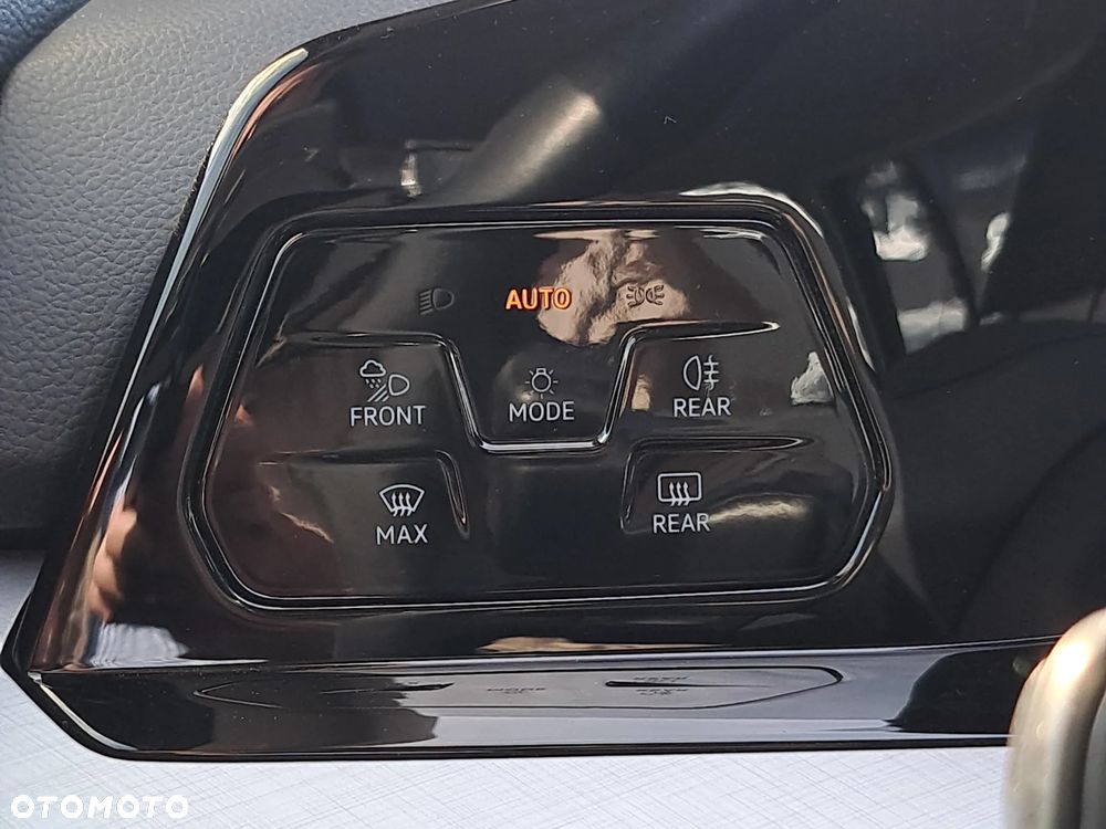 Volkswagen Golf - 16