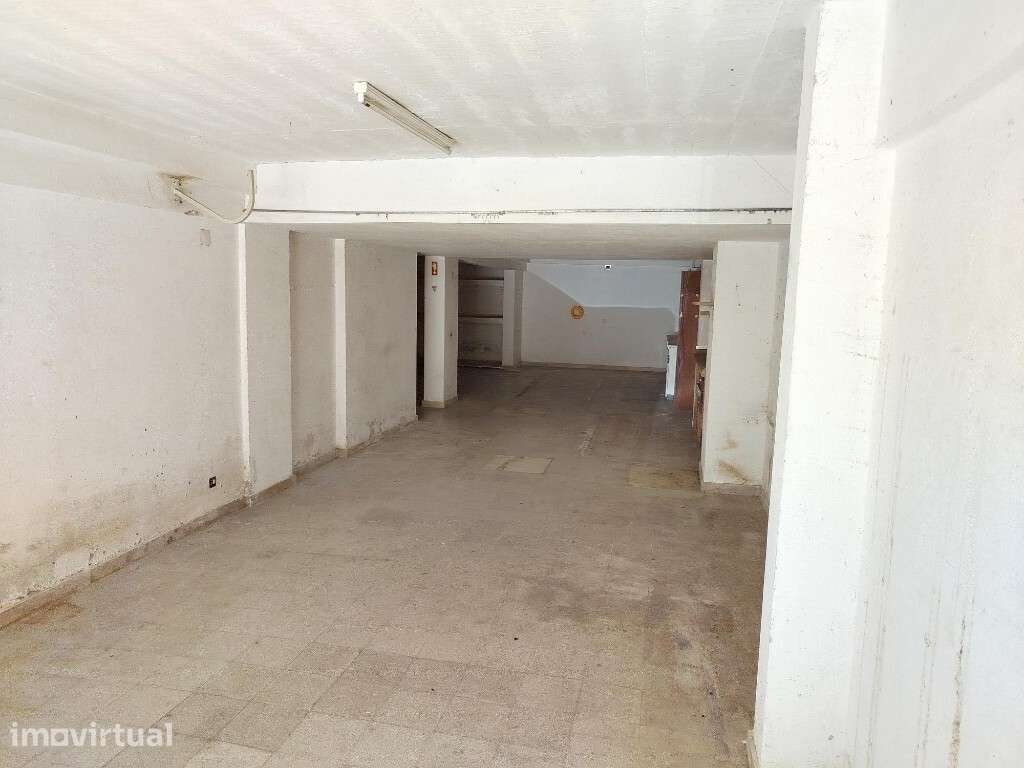Garagem para arrendamento na Tapada das Mercês - Sintra - Grande imagem: 2/10