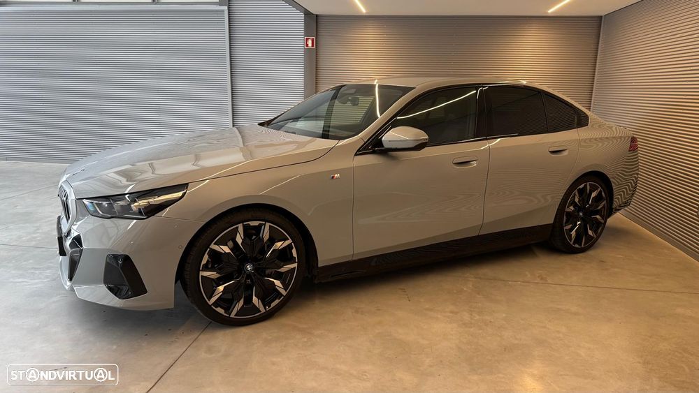 BMW i5 eDrive40 Pack Desportivo M foto 2