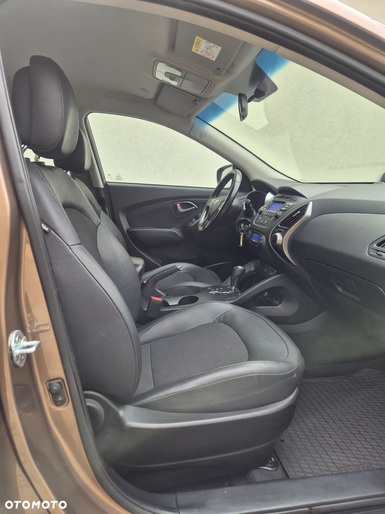 Hyundai ix35 2.0 CRDi 4WD Automatik Fifa World Cup Gold Edition - 17