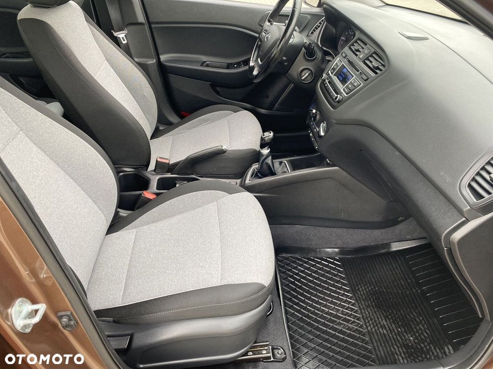 Hyundai i20 - 15