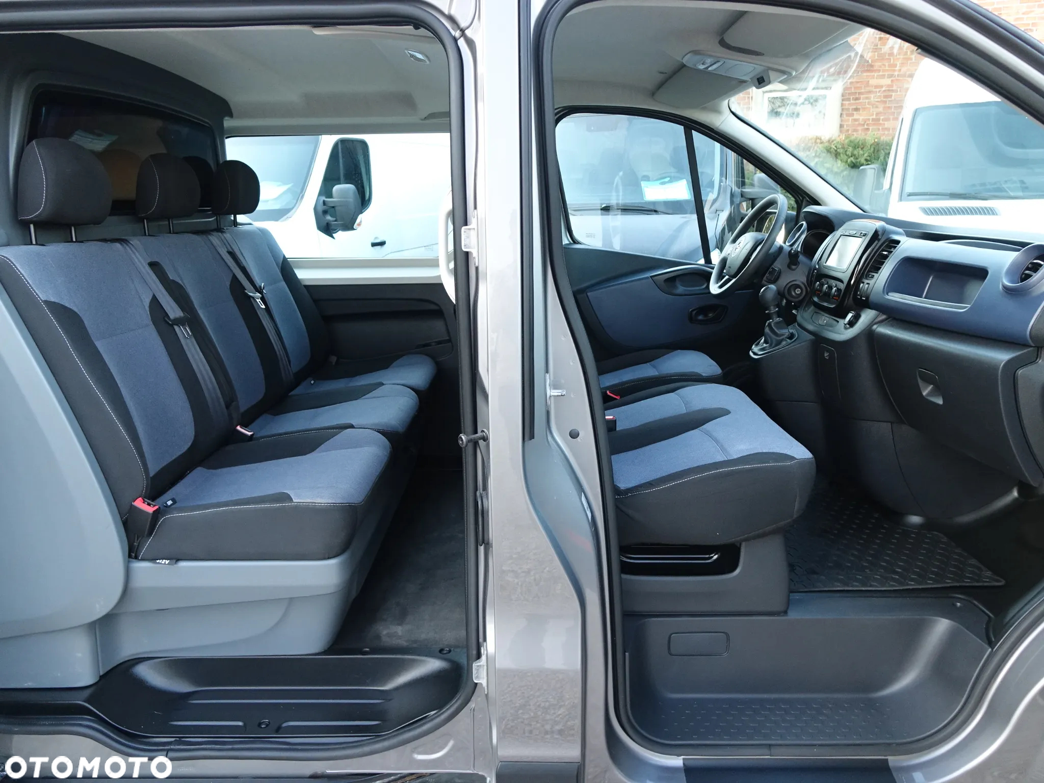 Opel Vivaro 6-osobowy brygadówka L1H1 - 9