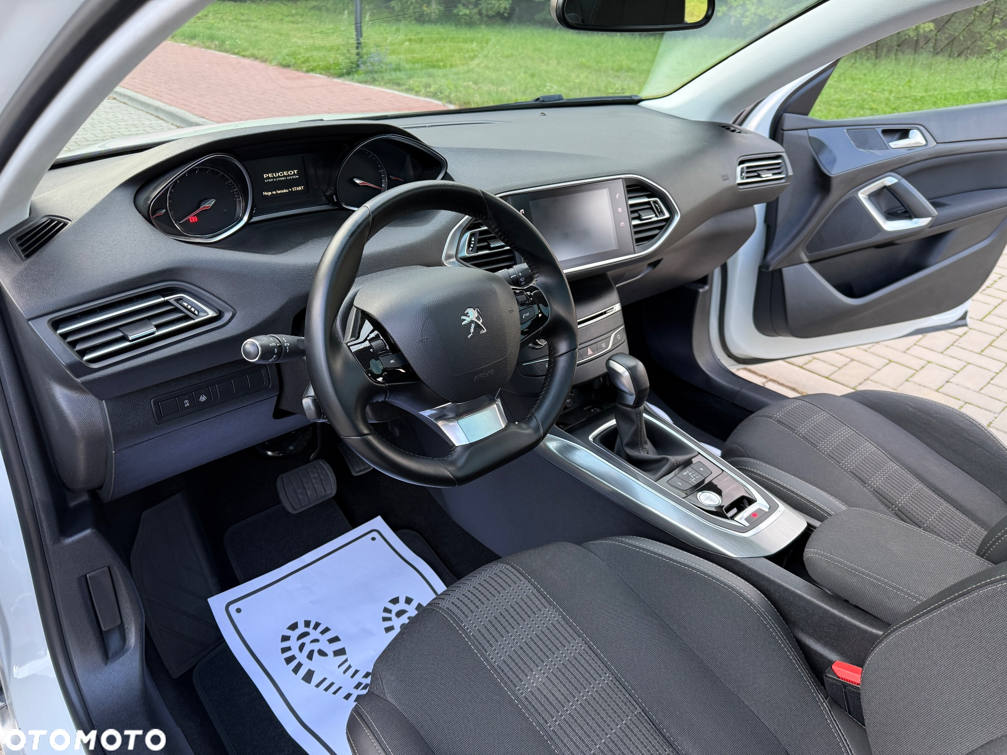 Peugeot 308 SW BlueHDi 120 EAT6 Stop & Start Allure - 15