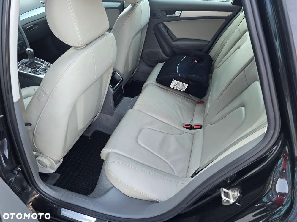 Audi A4 Avant 2.0 TDI DPF Ambiente - 20