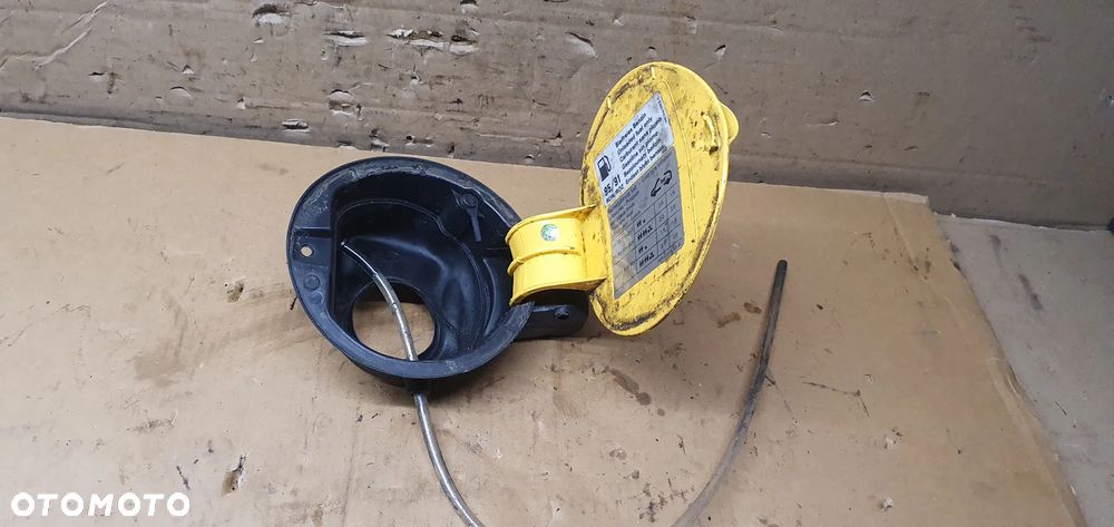 Klapka wlewu paliwa VW FOX 5Z0809857A LY1C - 4