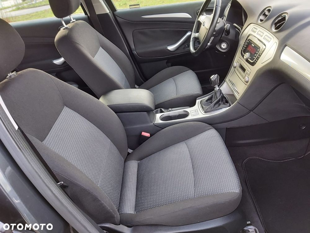 Ford Mondeo 1.8 TDCi Trend - 17