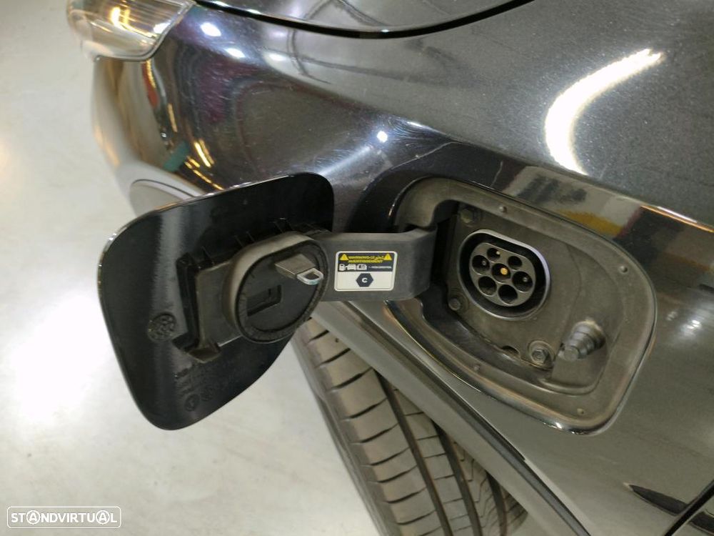 Kia XCeed 1.6 GDi PHEV Drive - 11