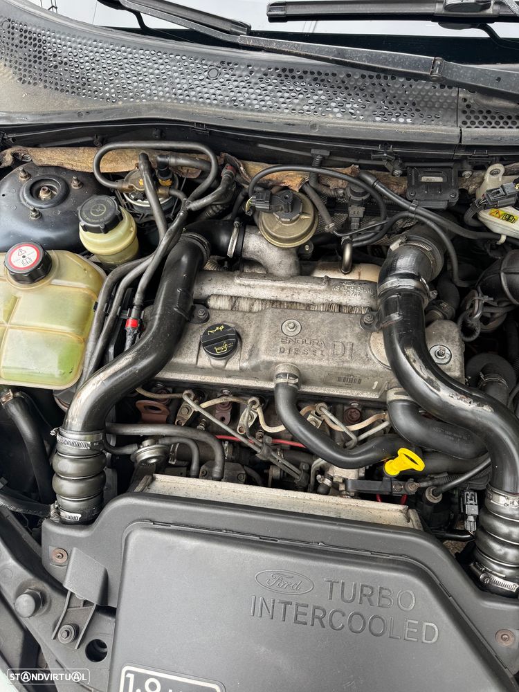 Ford Focus 1.8 TDdi Trend - 4