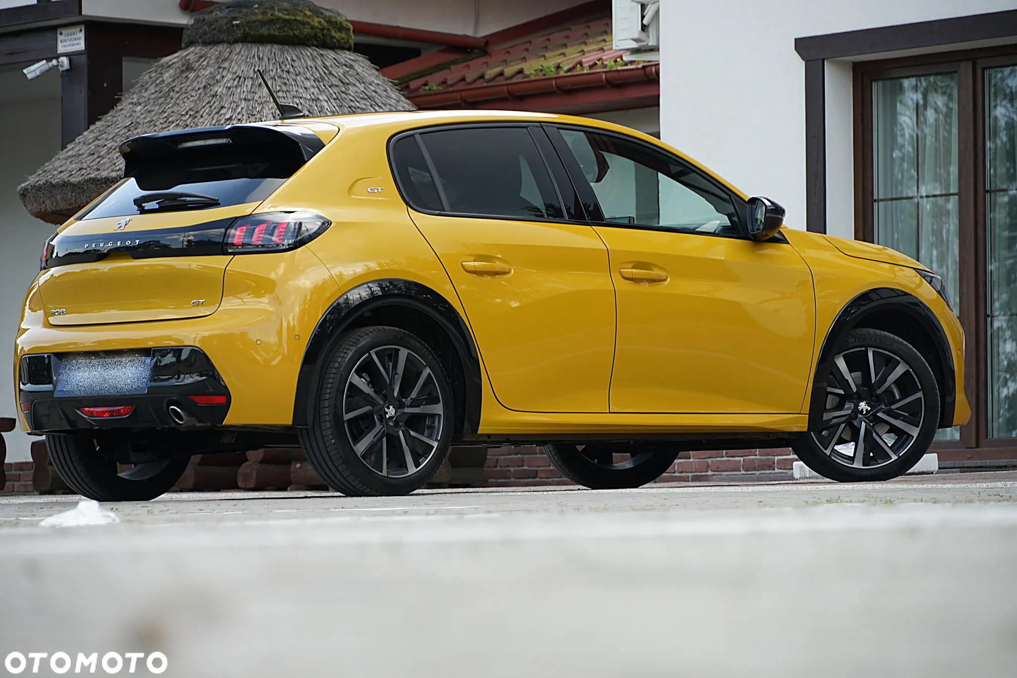 Peugeot 208 PureTech 100 EAT8 GT Pack - 12