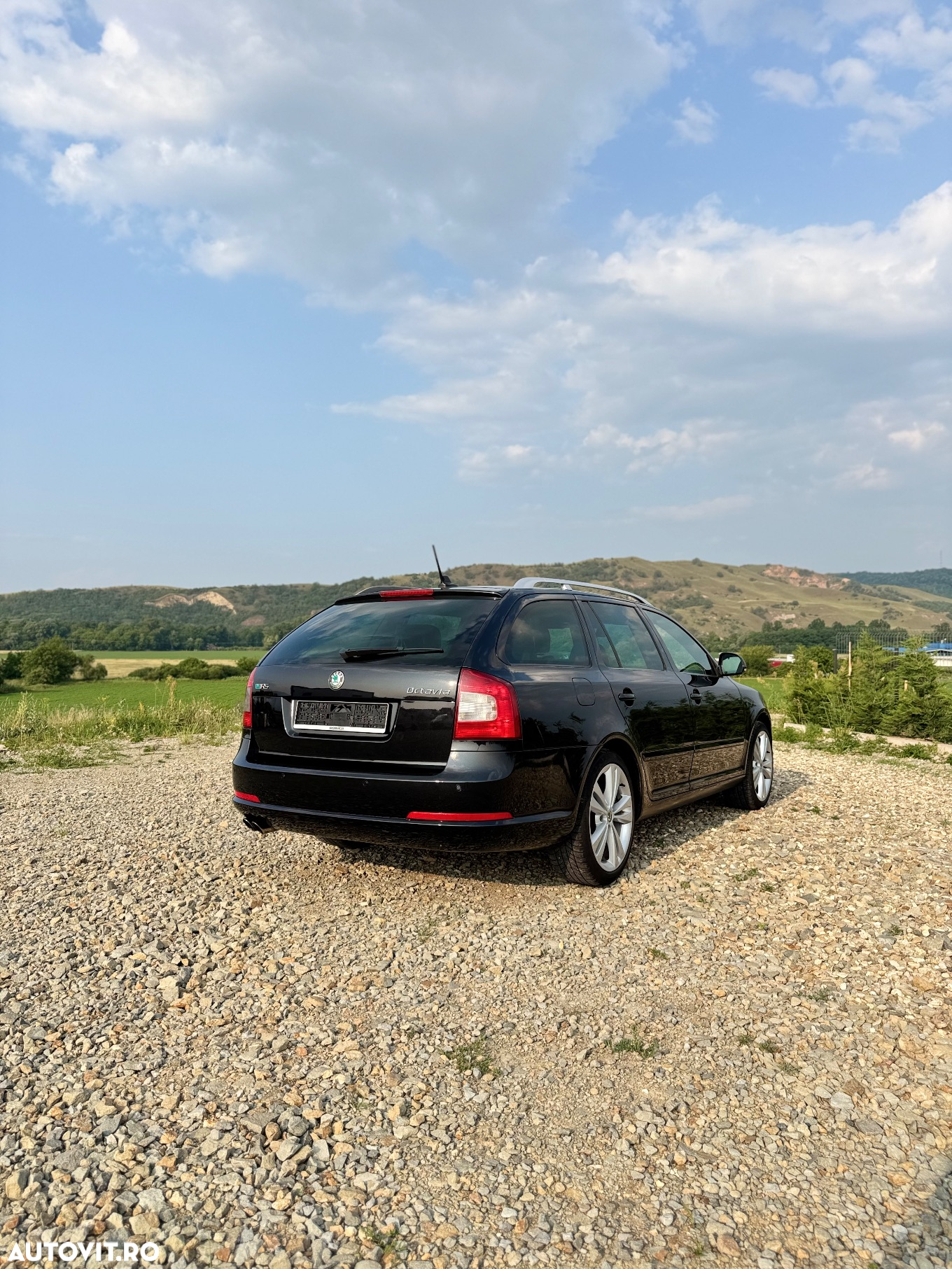 Skoda Octavia Combi 2.0 TDI DPF DSG RS - 3