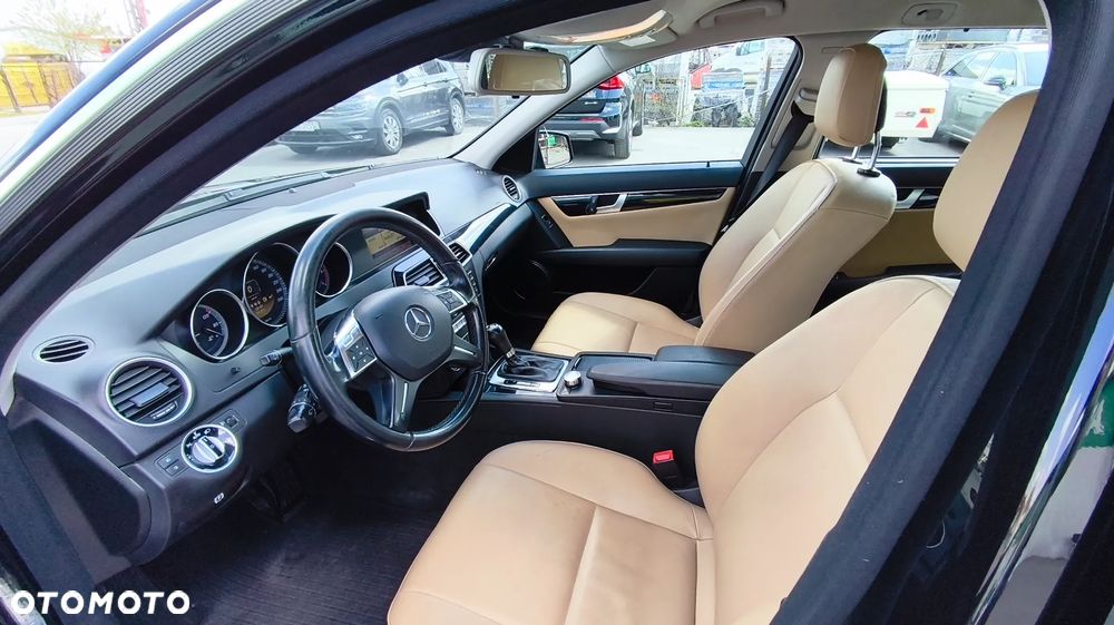 Mercedes-Benz Klasa C 200 CDI DPF Automatik BlueEFFICIENCY Avantgarde - 9