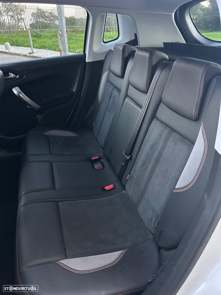 Peugeot 2008 1.2 PureTech Allure - 8