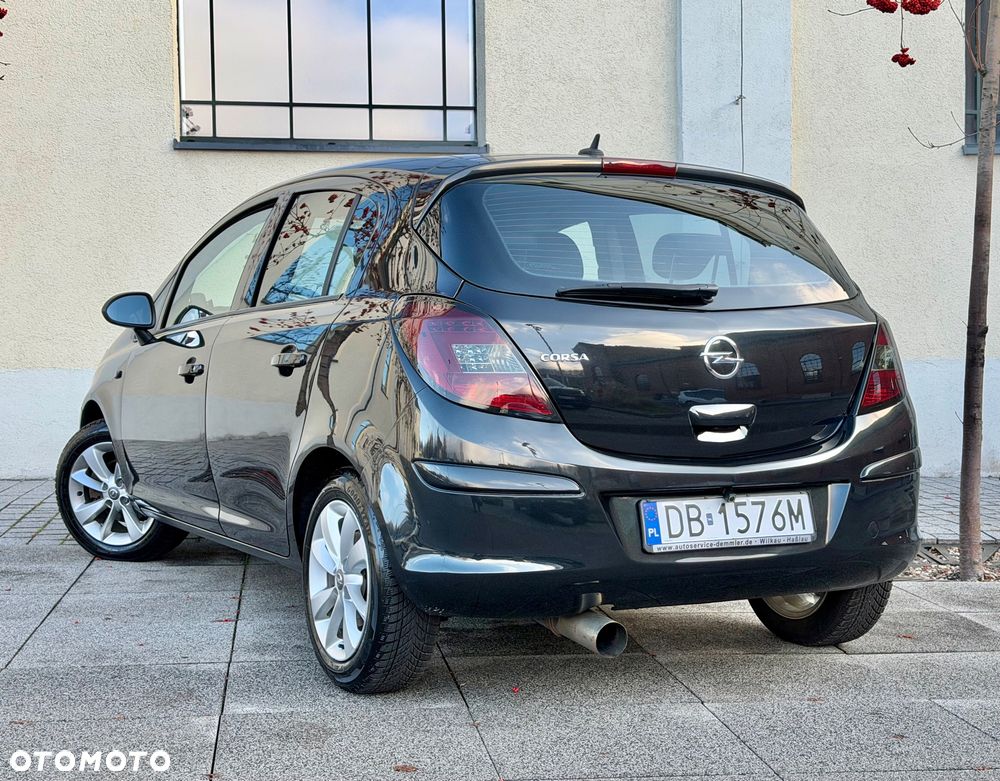 Opel Corsa 1.2 16V Cosmo - 3