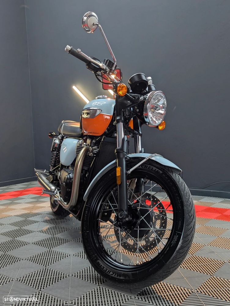 Triumph Bonneville T100 - 4