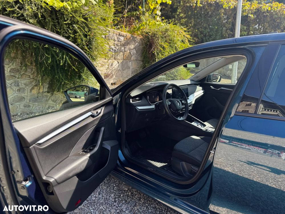 Skoda Octavia 2.0 TDI DSG Ambition - 2