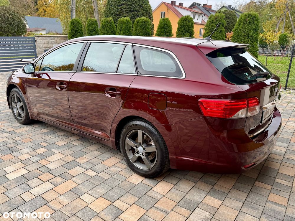 Toyota Avensis 1.8 Sol NAVI - 4