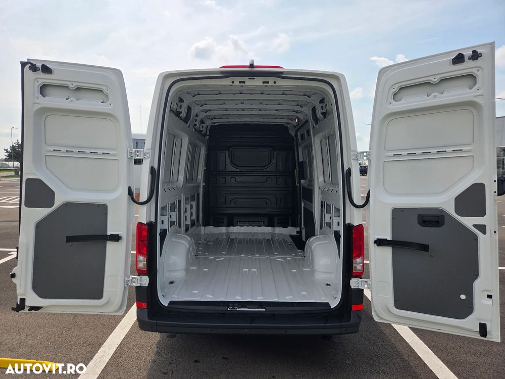 Volkswagen Crafter Furgon L3H3 - 9