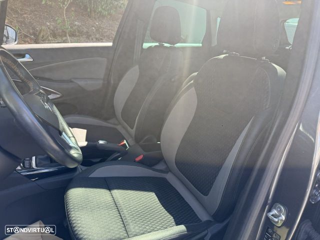 Opel Crossland X 1.2 T Innovation J17 - 11