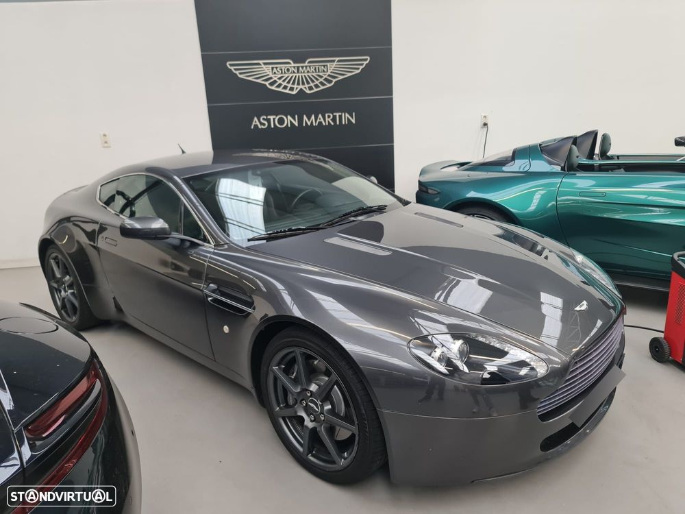 Aston Martin Vantage Coupe - 1