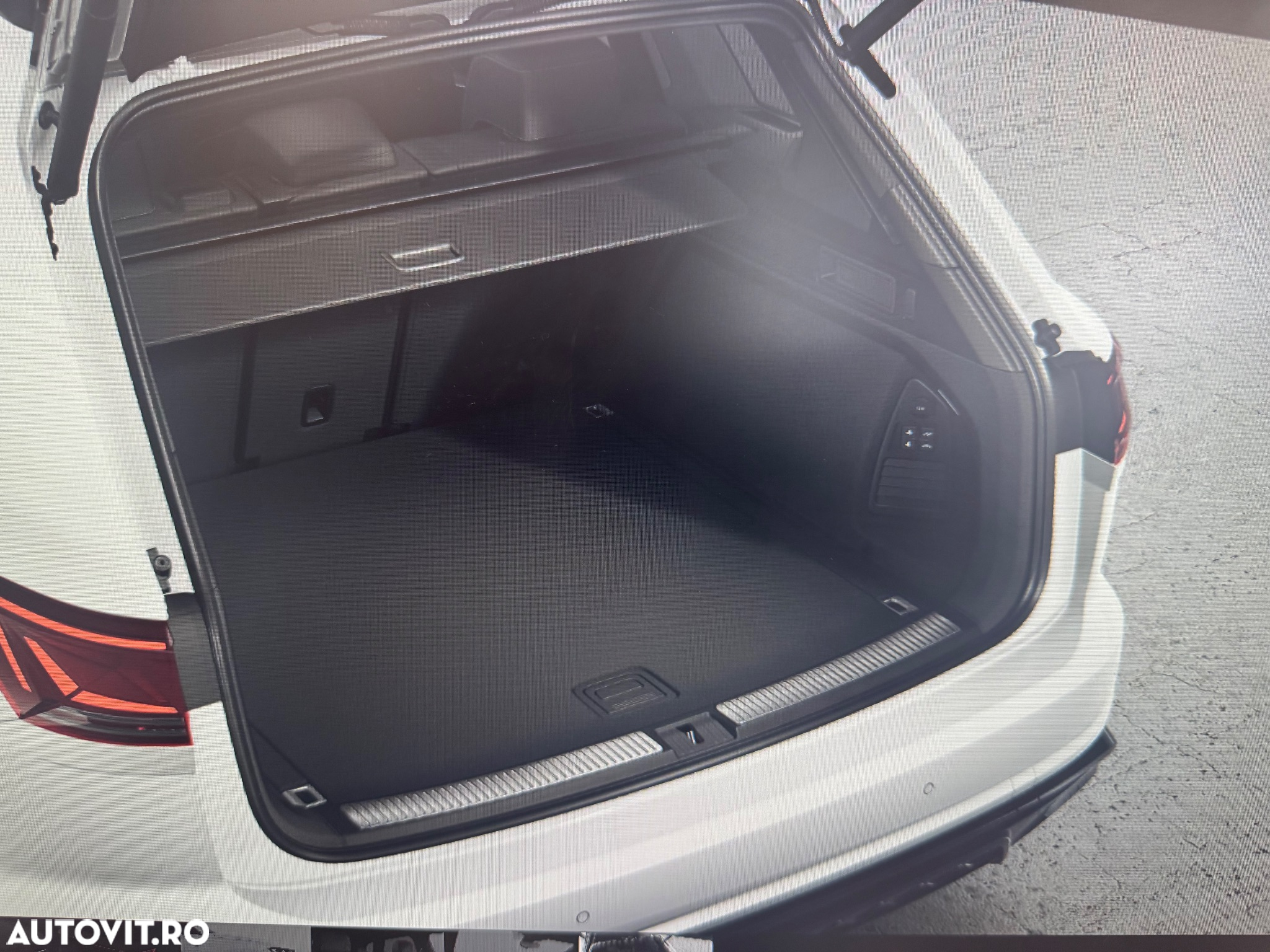 Volkswagen Touareg V6 TDI 4MOTION R-Line - 9